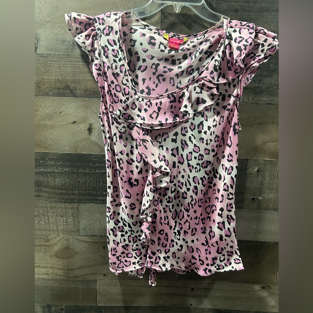Cute ruffled top